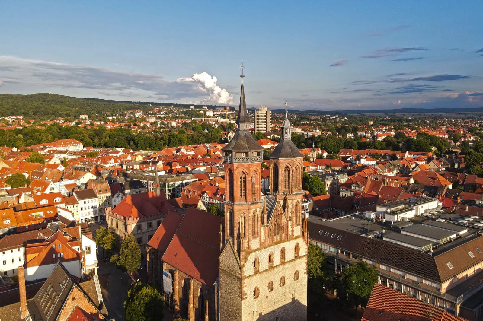 Blick über Göttingen mit der St.-Johannis-Kirche